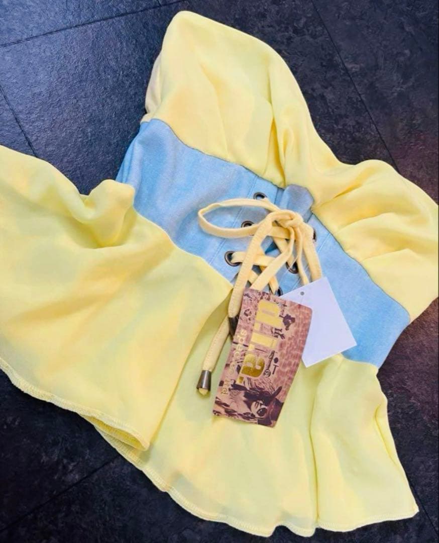 希少】【新品タグ付き】 d.i.a. コルセット風シフォンベアトップス 春夏秋