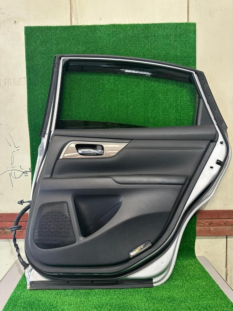 ☆NISSAN☆ 日産 ティアナ 右 リアドア DBA-L33
