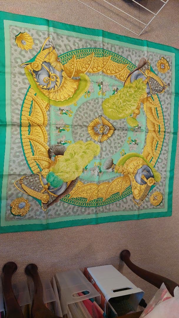 お値下げ依頼して下さった方専用！ エルメスシルクき緑色 プリントスカーフ