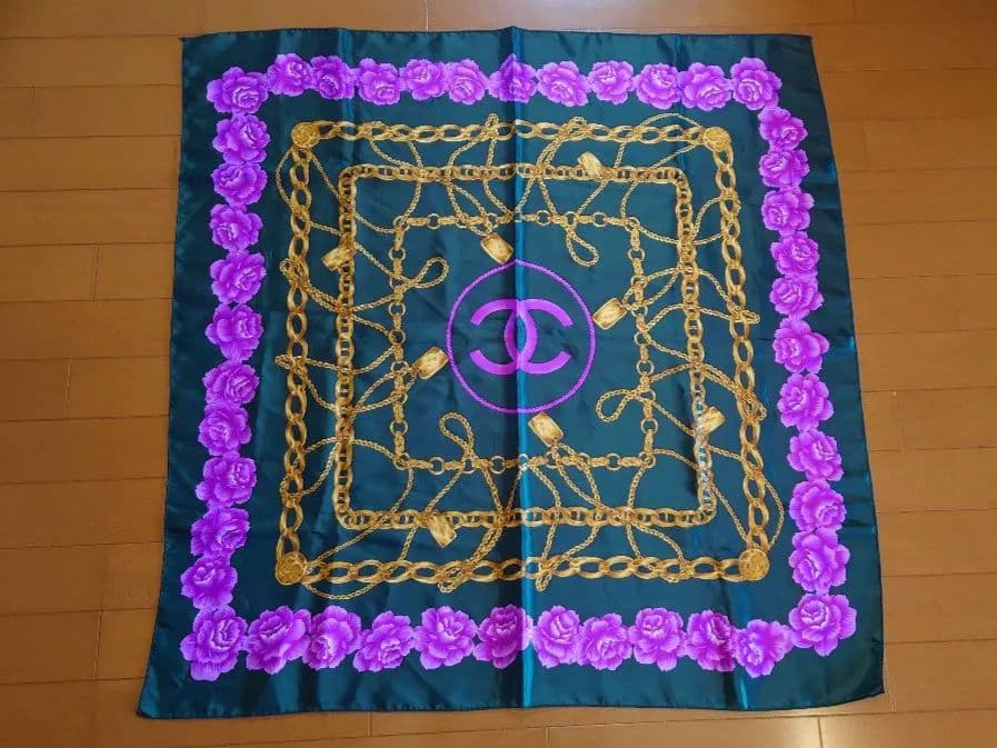 CHANEL＊大判スカーフ＊ビンテージ＊チェーンとバラのスカーフ＊カーキ