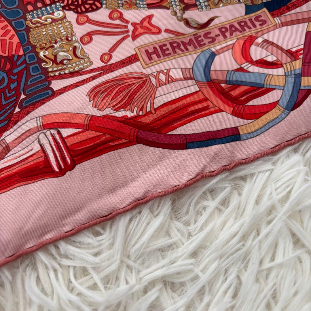 エルメス カレ90 『AU FIL DU CARRE カレの赴くままに』スカーフ