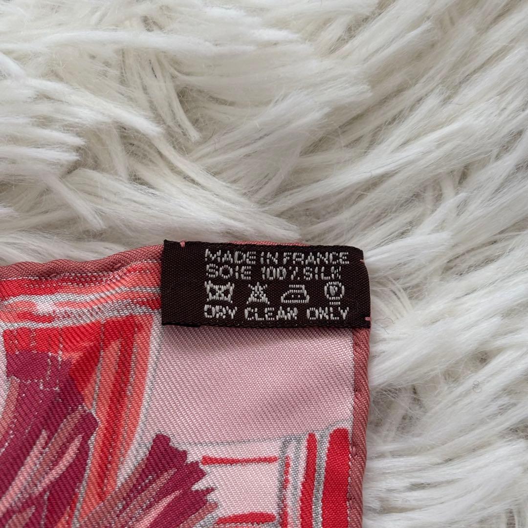 エルメス カレ90 『AU FIL DU CARRE カレの赴くままに』スカーフ