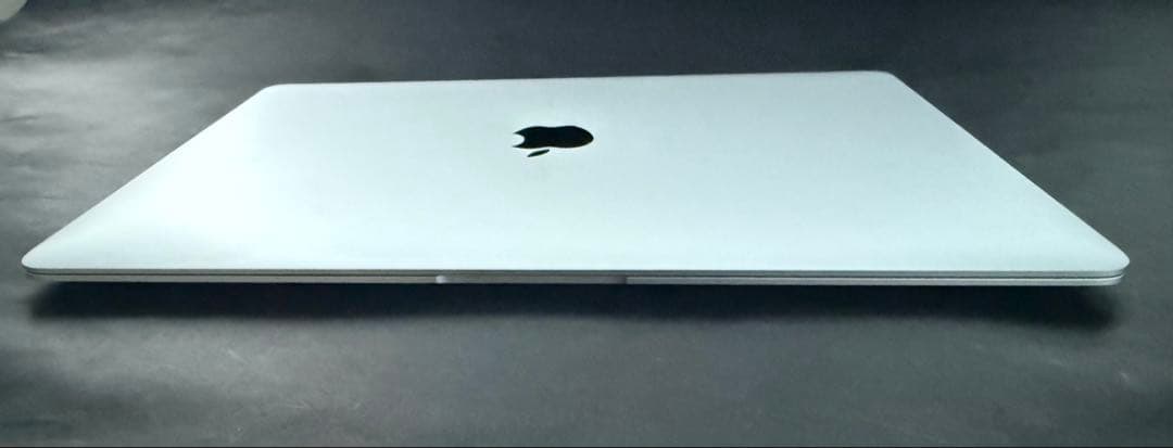 保証付！MacBook Air M1 2020/13.3/256GB/8GB