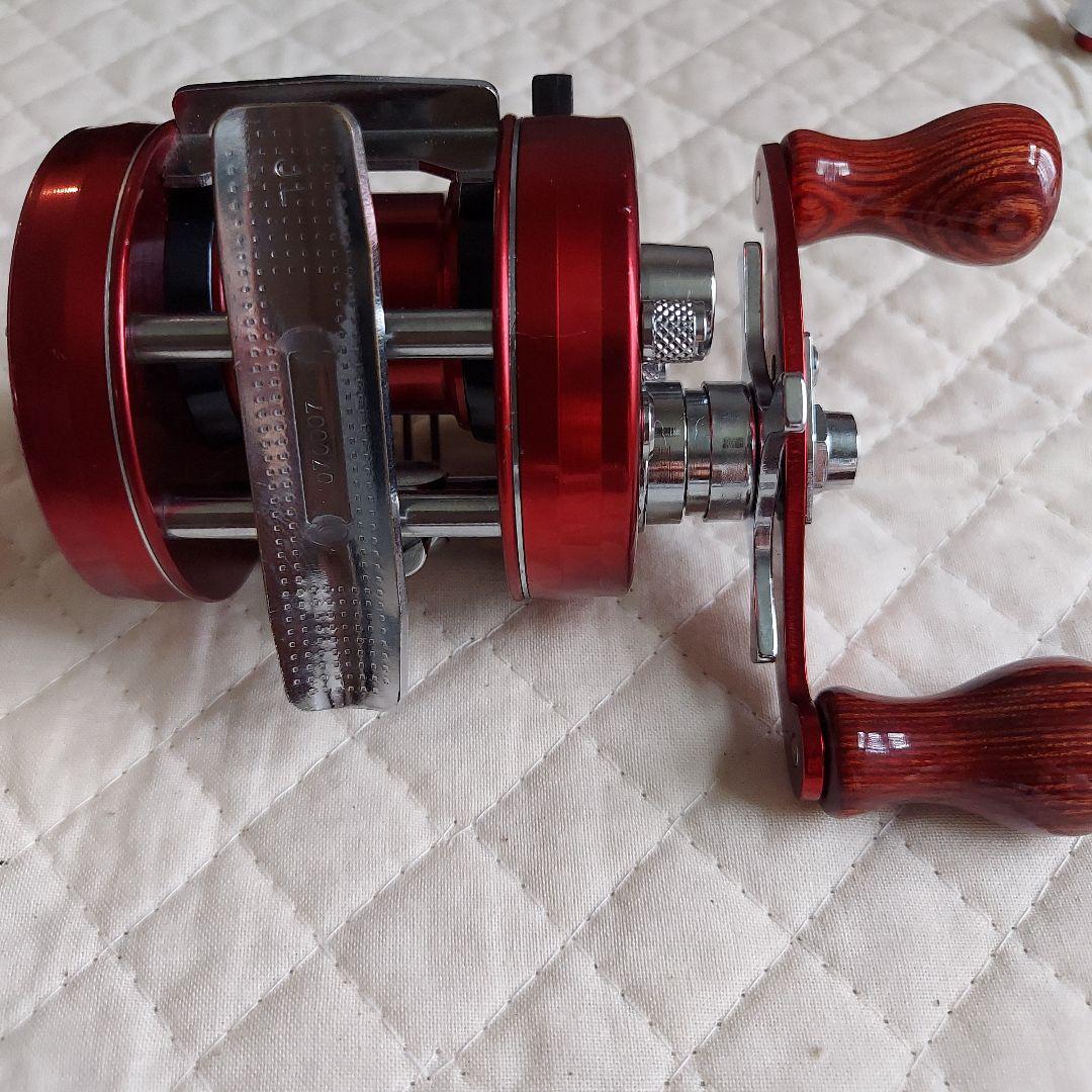 Abu Garcia 2500C レッド
