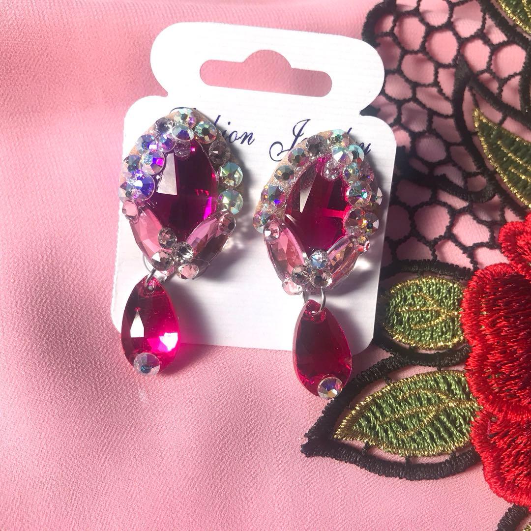 スワロフスキー で飾るピンクピアス　社交ダンス☆ベリーダンス