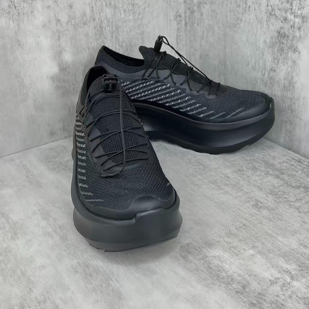 COMME des GARCONS × SALOMON スニーカー