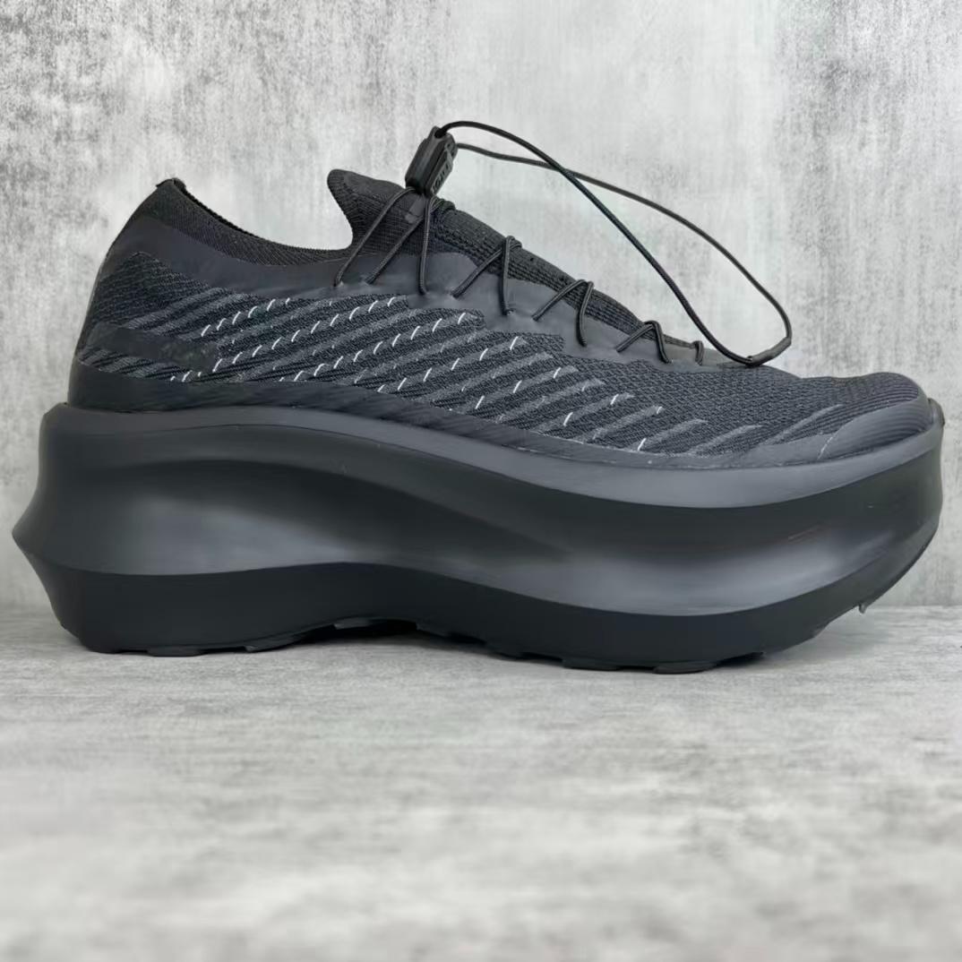 COMME des GARCONS × SALOMON スニーカー