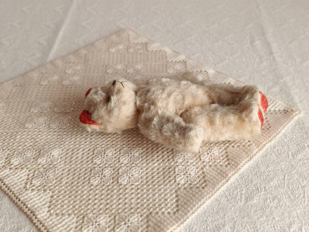 * vintage bear ❀ * 朱色のお耳の クマちゃん