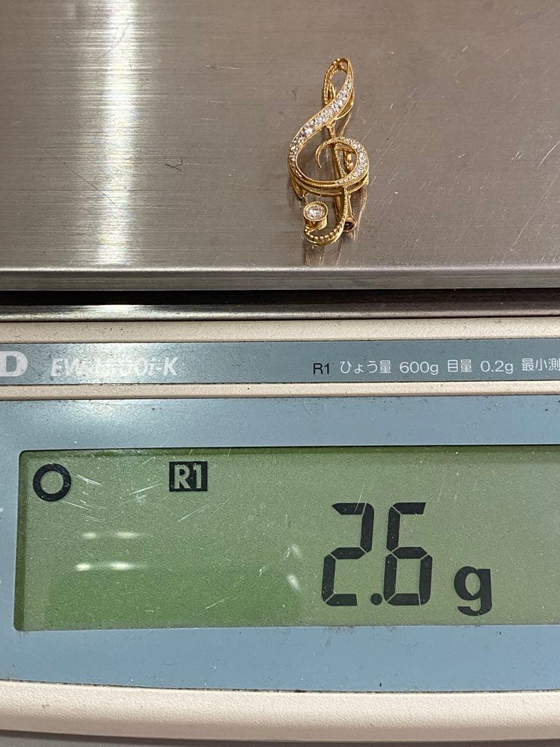 【美品】K18 音符デザイン ダイヤ ブローチ　2.6g 0.09/0.10ct
