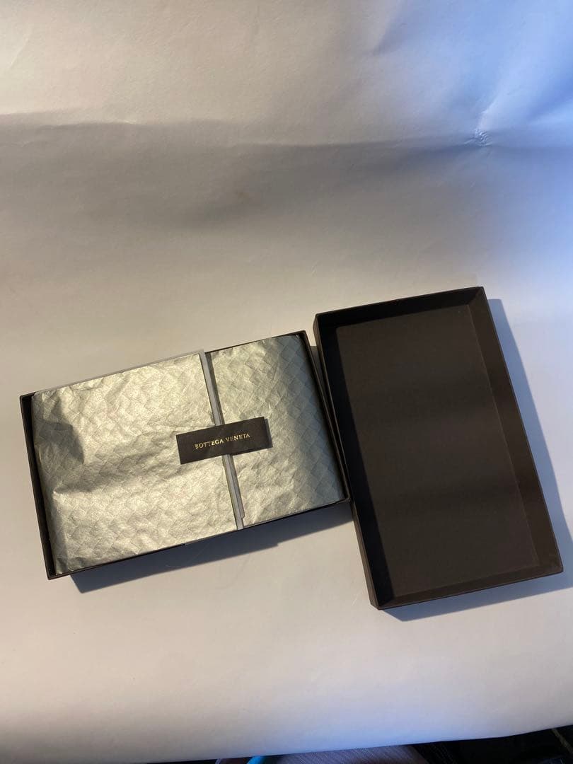 【2025さよならSALE】ボッテガヴェネタ長財布レザーイントレチャートキャメル