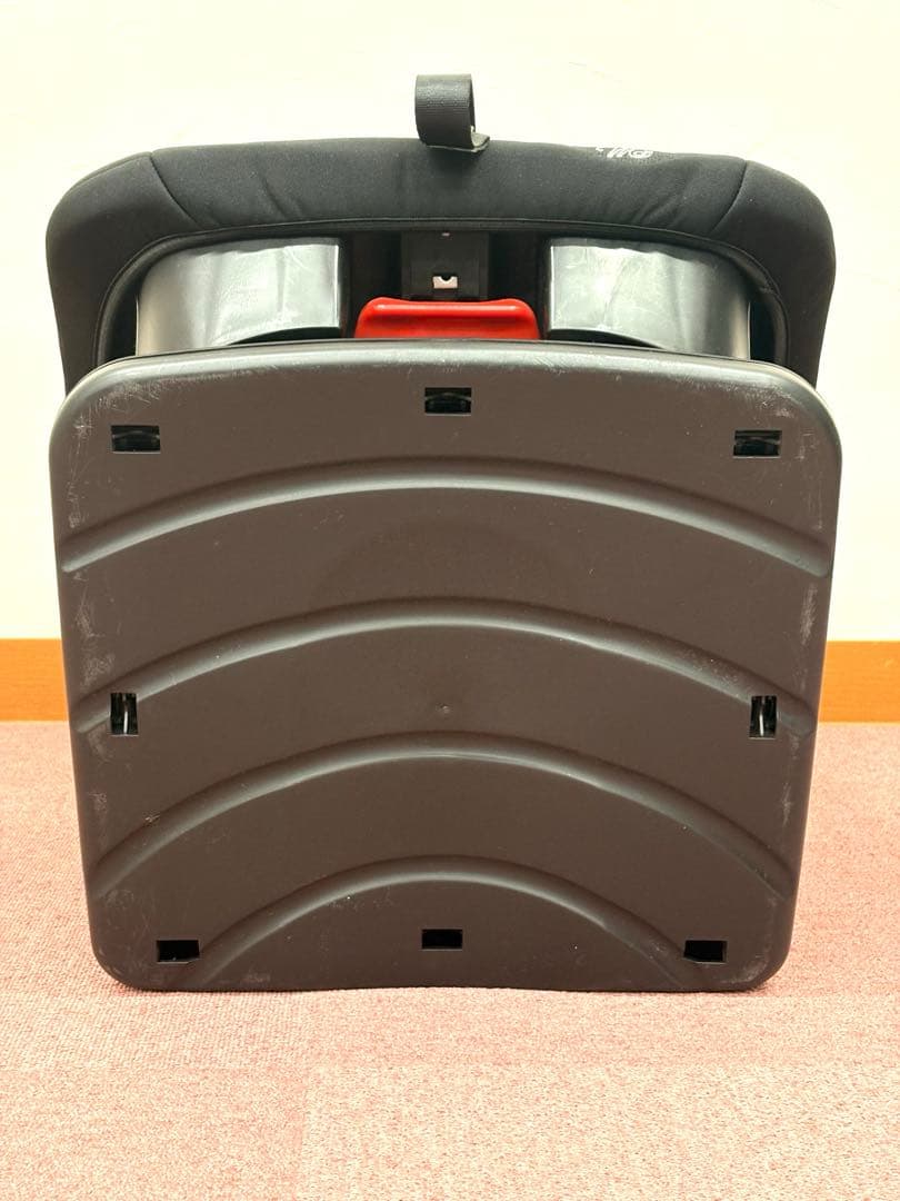 マムズキャリー レジェ チャイルドシート シートベルト固定 西松屋