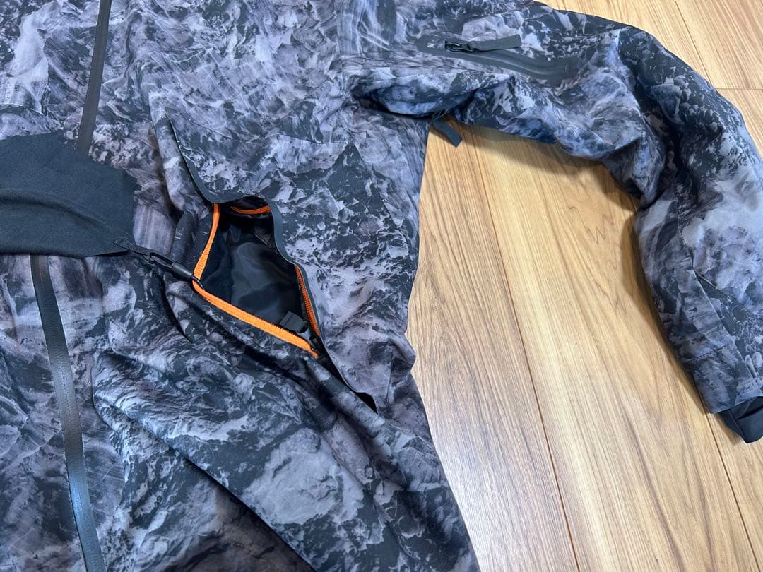 ※【ほぼ未使用品】ビラボン/ BILLABONG スノーウエアー / 上下セット