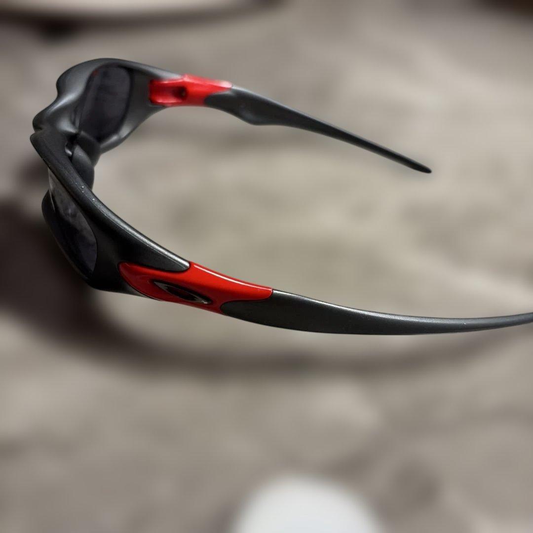 スポーツサングラス ブラック/レッド