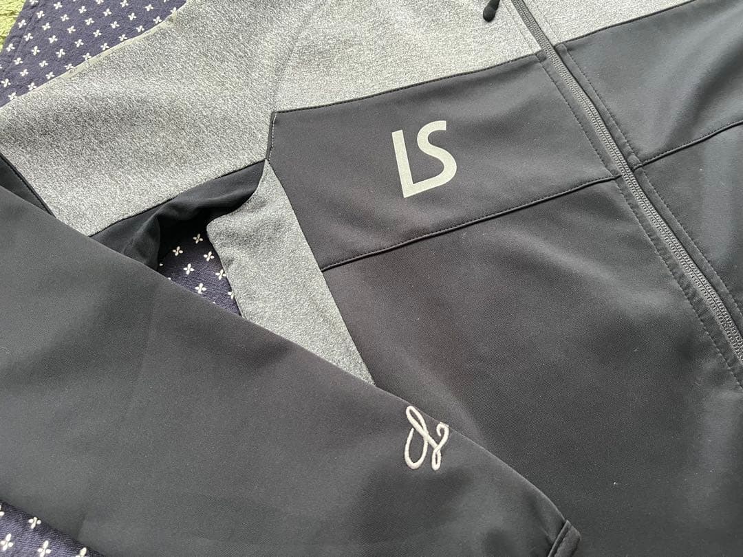 LSロゴ入りスポーツウェアセット　Sサイズ