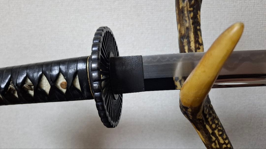 【高級居合刀】柄26cm本牛革巻 刀身2尺4寸5分 鍔元から鋒まで76.5cm