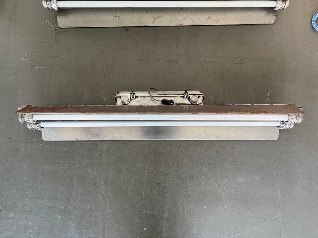 処分値下げチューブランプ インダストリアル 照明 ヴィンテージ