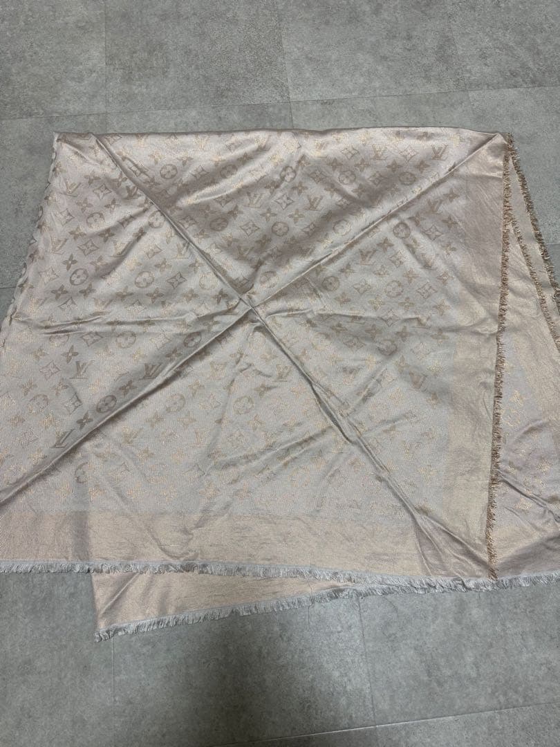 極美品　ルイヴィトン 大判ストール　モノグラム　140×140cm