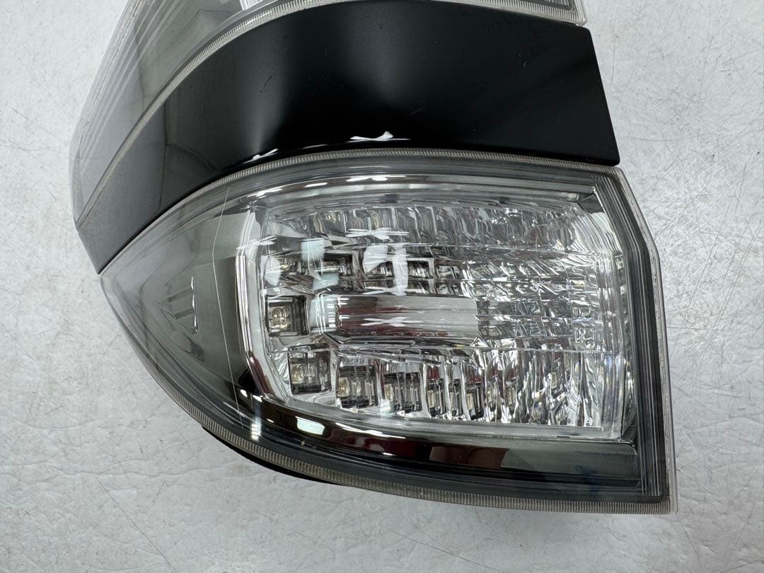 ヴェルファイア DBA-ANH20W 左テールランプ 2.4Z 758-29