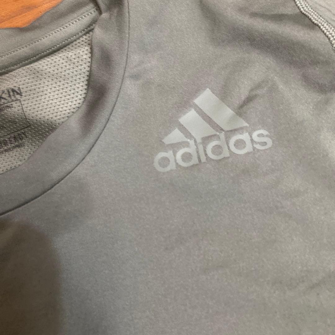 adidas オリーブグリーン 半袖Tシャツ L ストレッチ