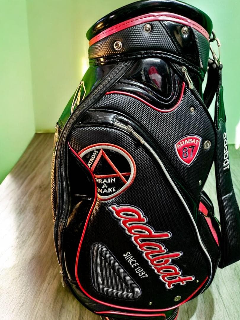 としくん送料無料/美品　adabat 大型エナメル高級キバッグ BLACK