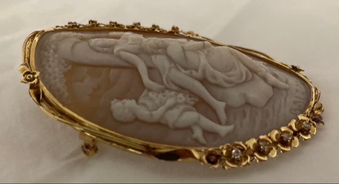 バルザーノ カメオ シェル製 ゴールド枠