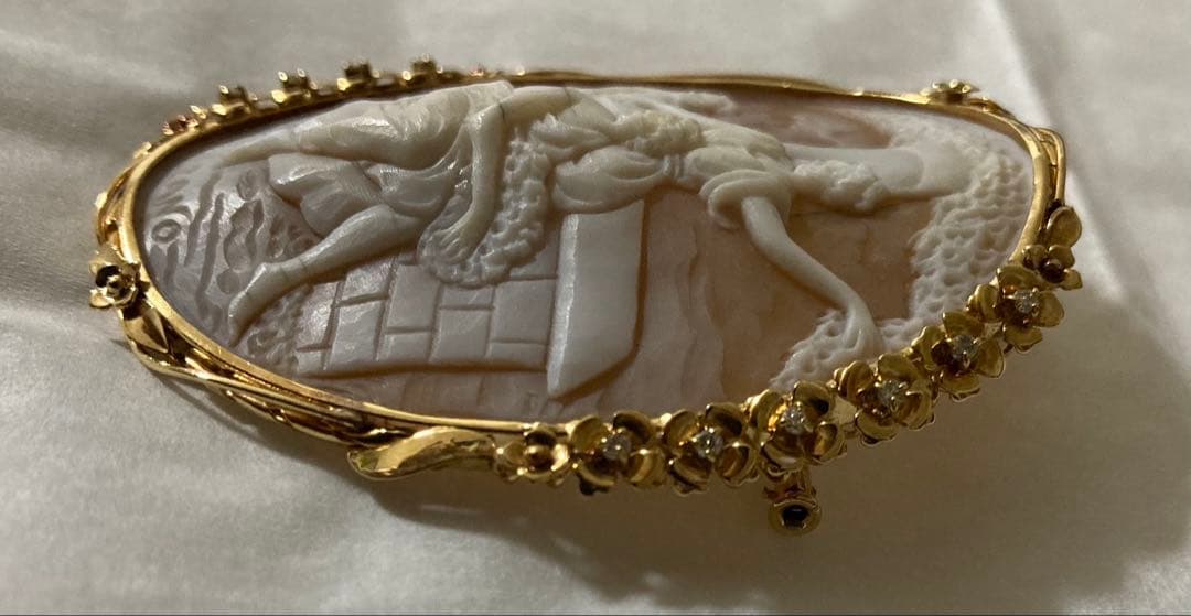 バルザーノ カメオ シェル製 ゴールド枠