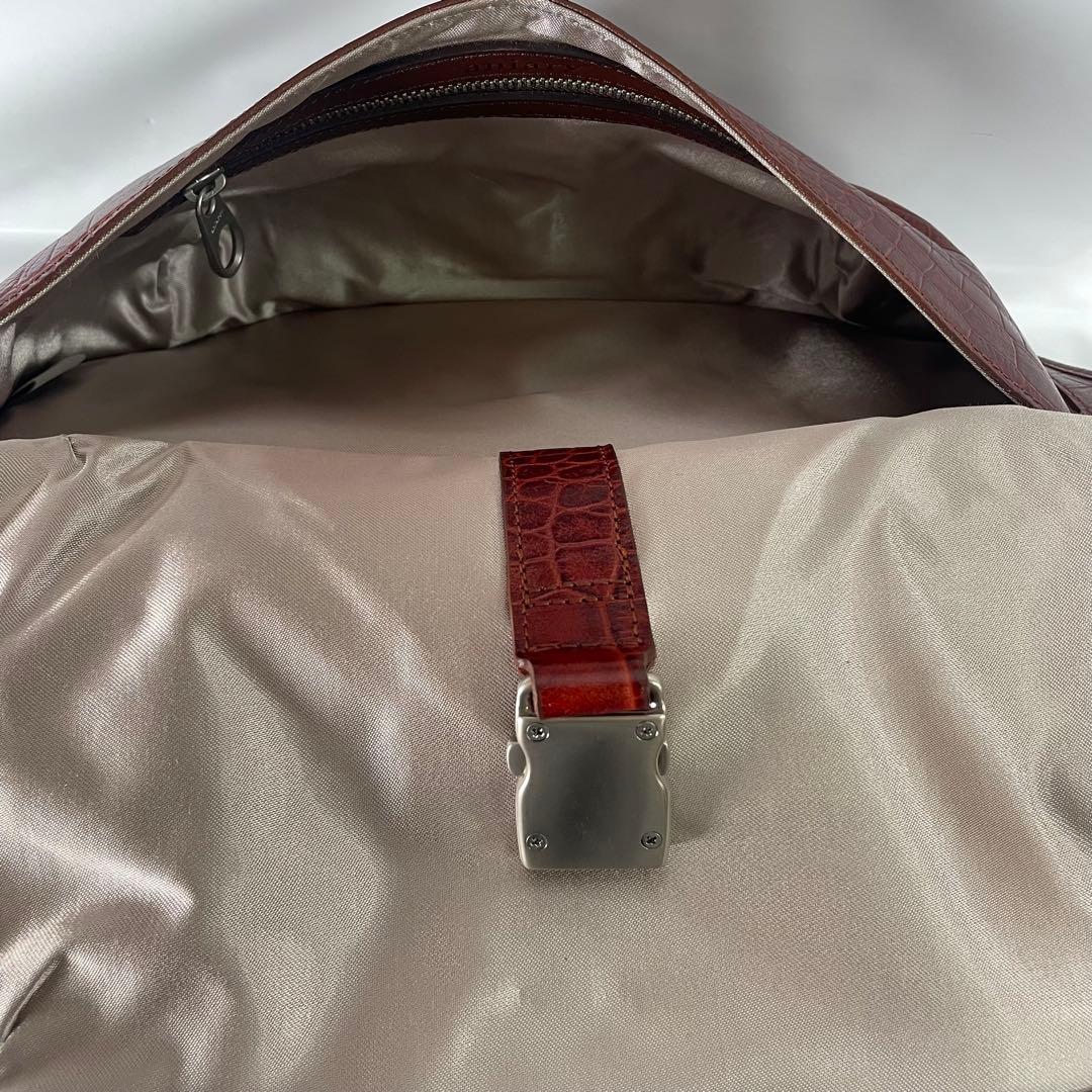 アニアリ フラップ式 アイディアルコンピレーションレザー 牛革 ボディバッグ 赤