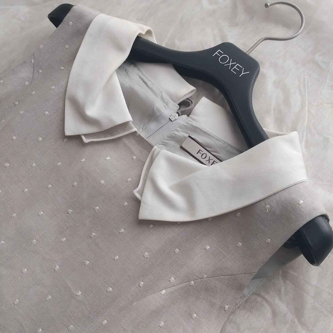 FOXEY ノースリーブ ひざ丈ワンピース グレー