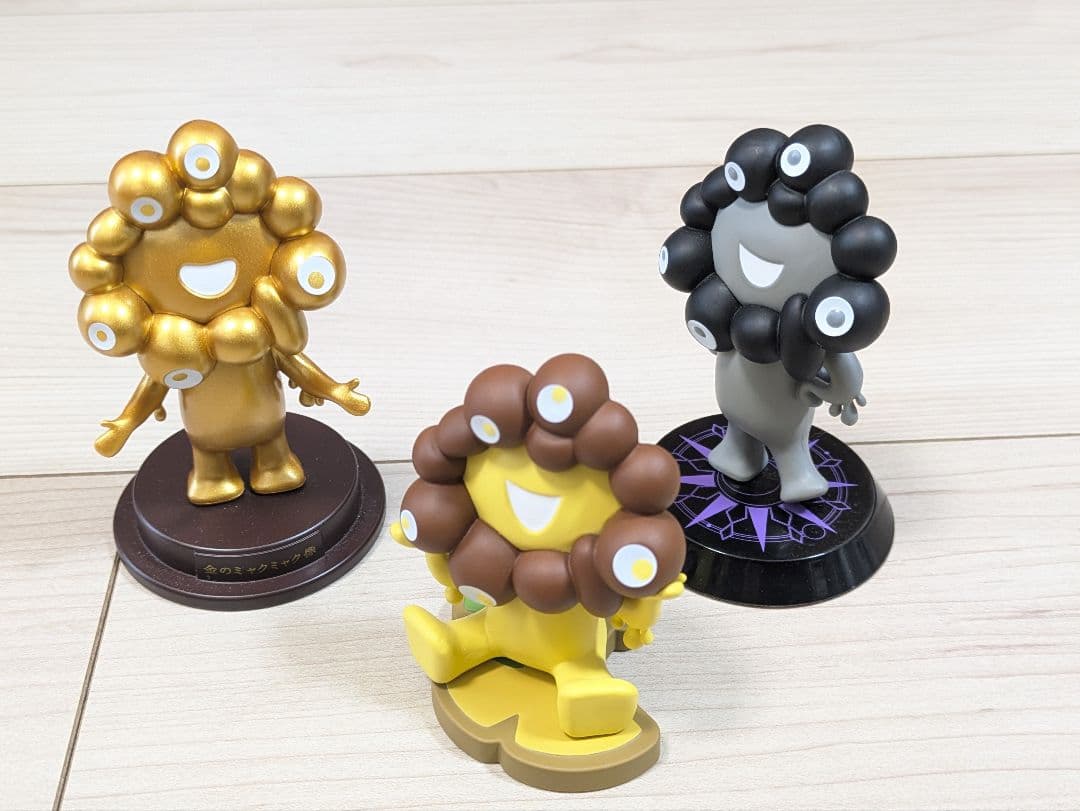 ミャクミャク フィギュアコレクション　海洋堂　3点　イチョウ　ブラック　ゴールド