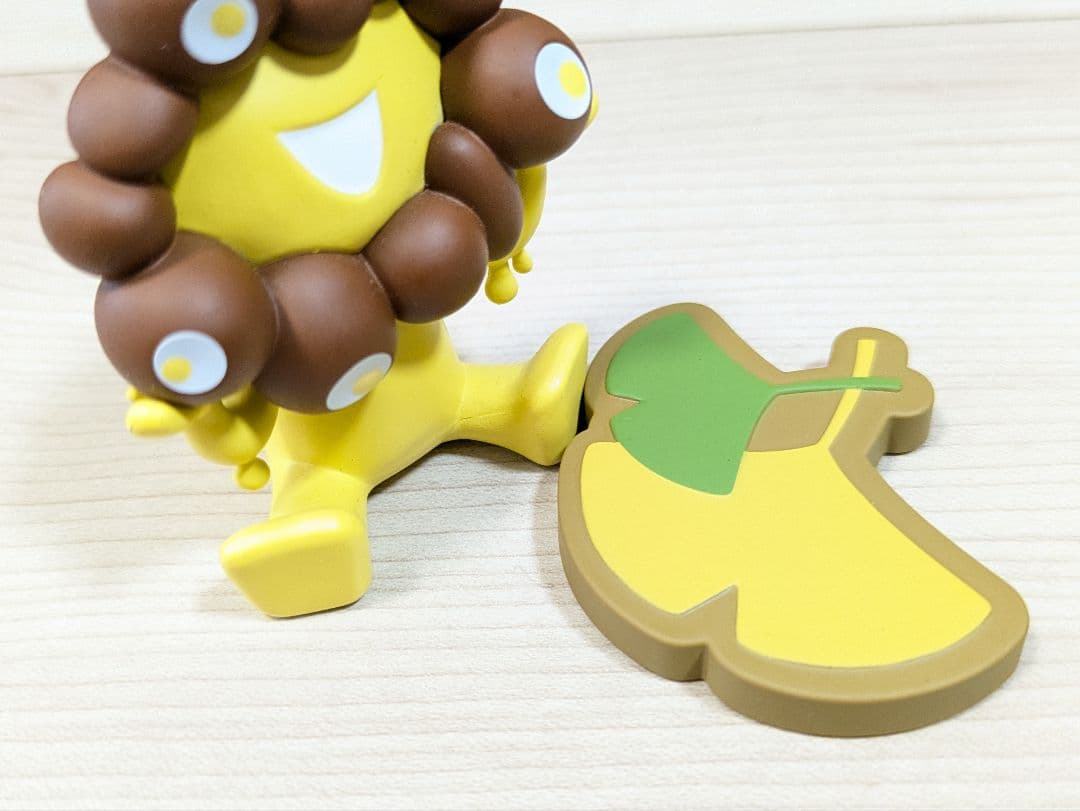 ミャクミャク フィギュアコレクション　海洋堂　3点　イチョウ　ブラック　ゴールド