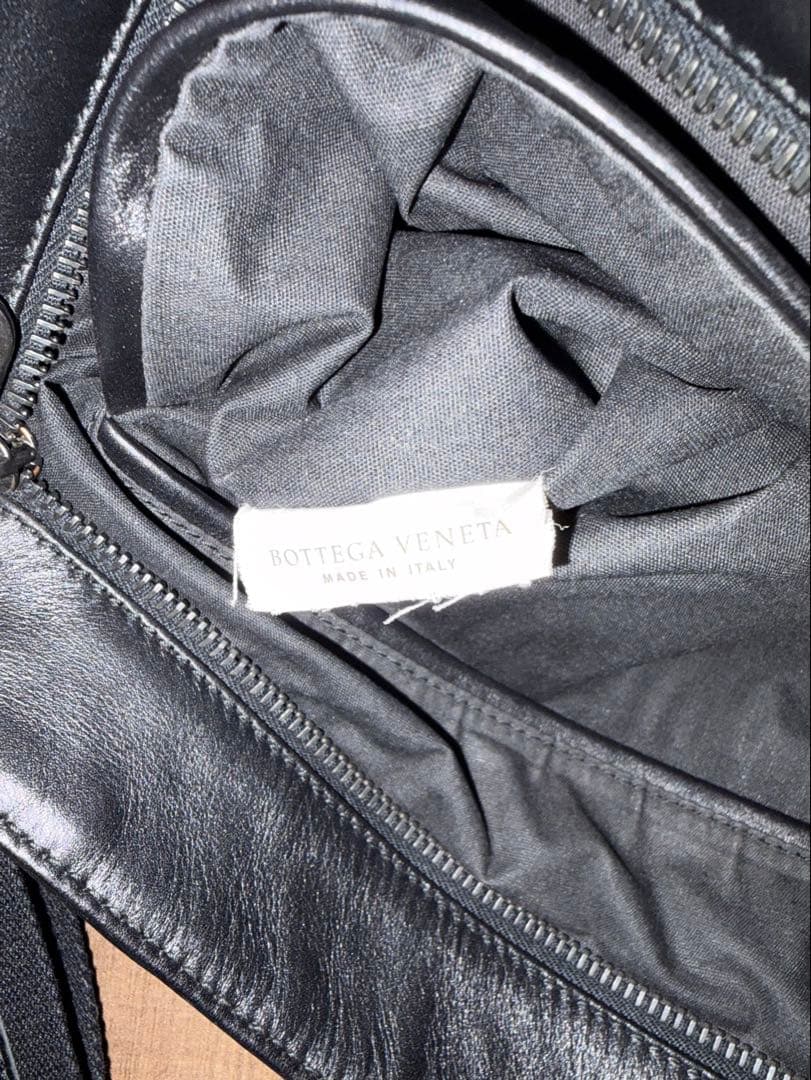 BOTTEGA VENETA ボッテガヴェネタ　ショルダーバッグ　ブラック