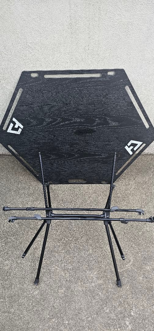 安いアウトドア・釣り・旅行用品 - UNPLUGGED 六角形折りたたみテーブル