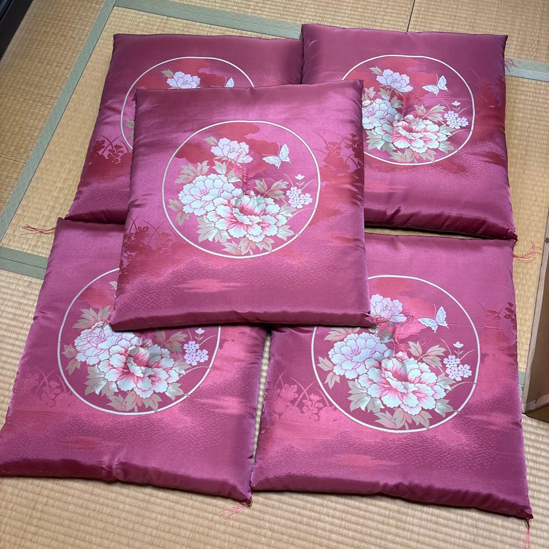 1117【その他】座布団 牡丹 蝶 銘仙判 5点セット ピンク②