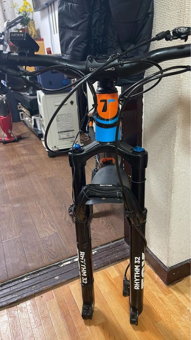 27.5インチのカスタムメイドカーボンフレームマウンテンバイク