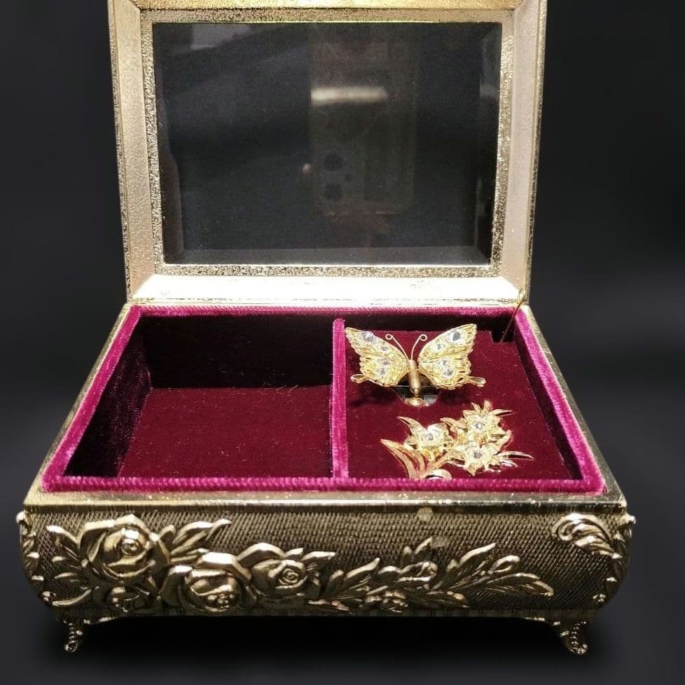 美品】小樽オルゴール堂 アンチモニーBOXオルゴール蝶々 星に願いを