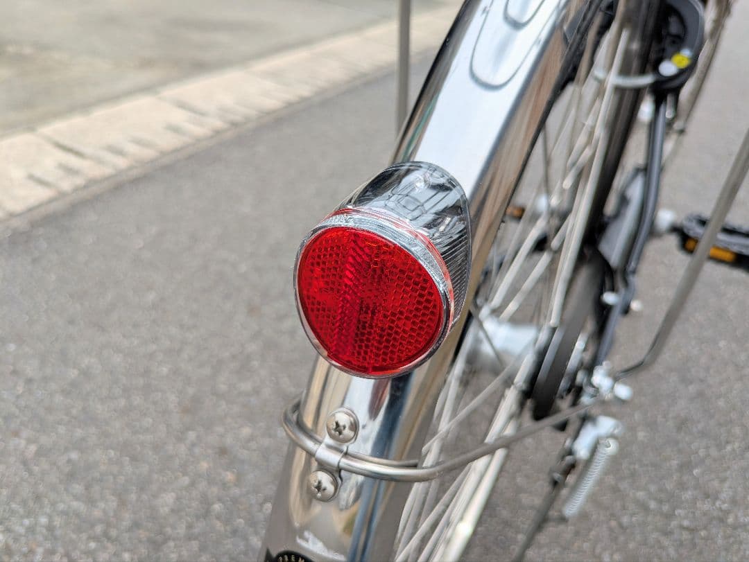 シティタイプ27インチ自転車ベルト式オートライト付ブラック美品、取説、カギ2本付