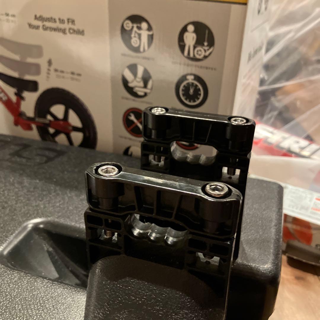 STRIDER スポーツ 12インチ 赤 ロッキングベース付き（一部部品無し）