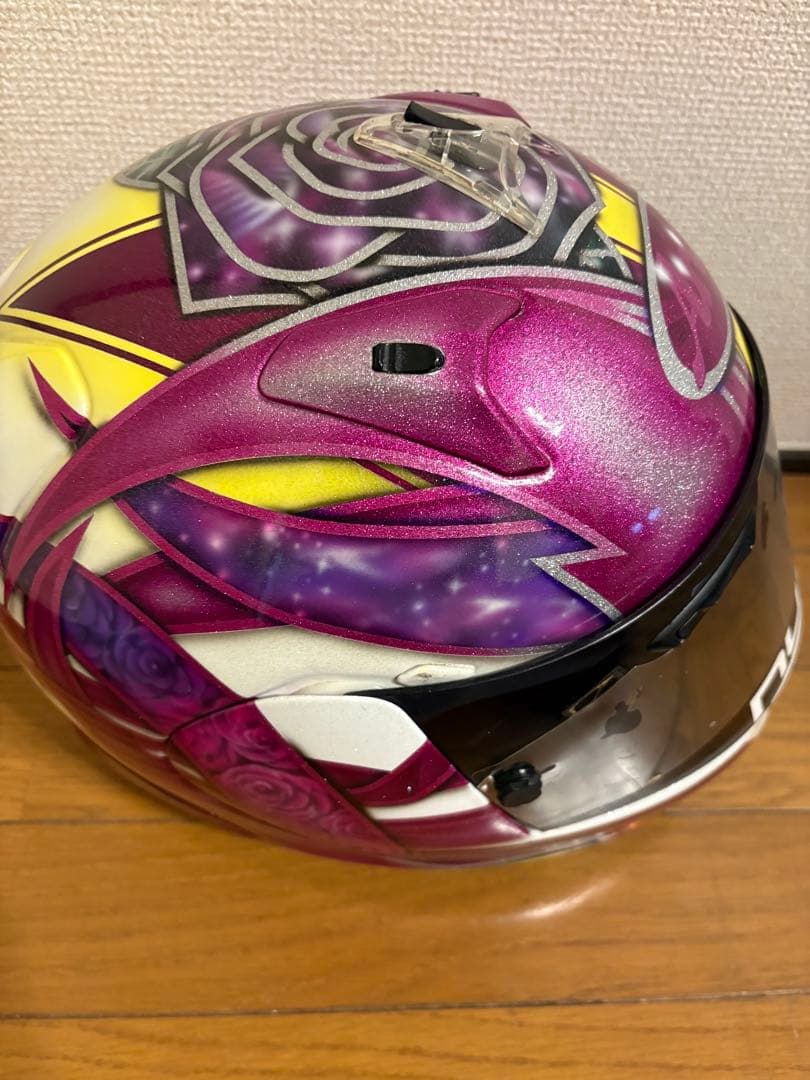 ま*け様 Arai ヘルメット 紫/白/黄色 グラフィックデザイン - メルカリ