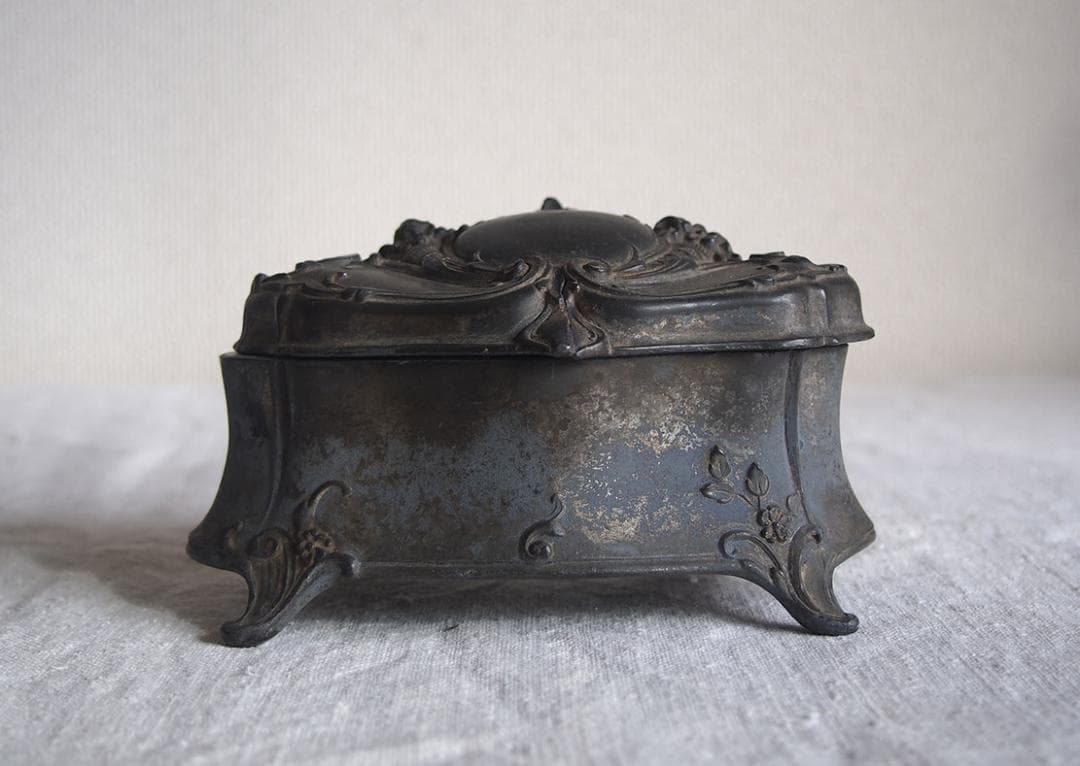 ヴィクトリアン様式アールヌーヴォー ピューター宝石箱 ジュエリーケース/K278