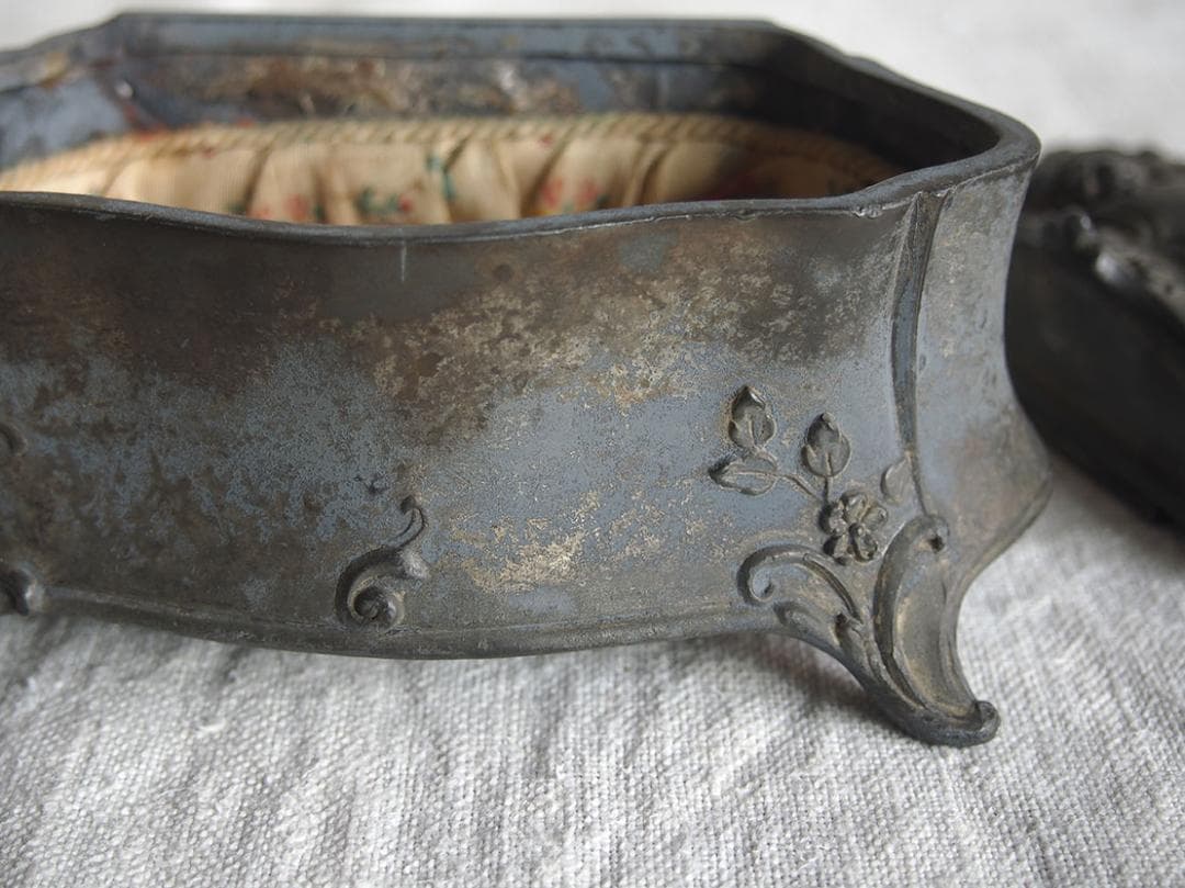 ヴィクトリアン様式アールヌーヴォー ピューター宝石箱 ジュエリーケース/K278