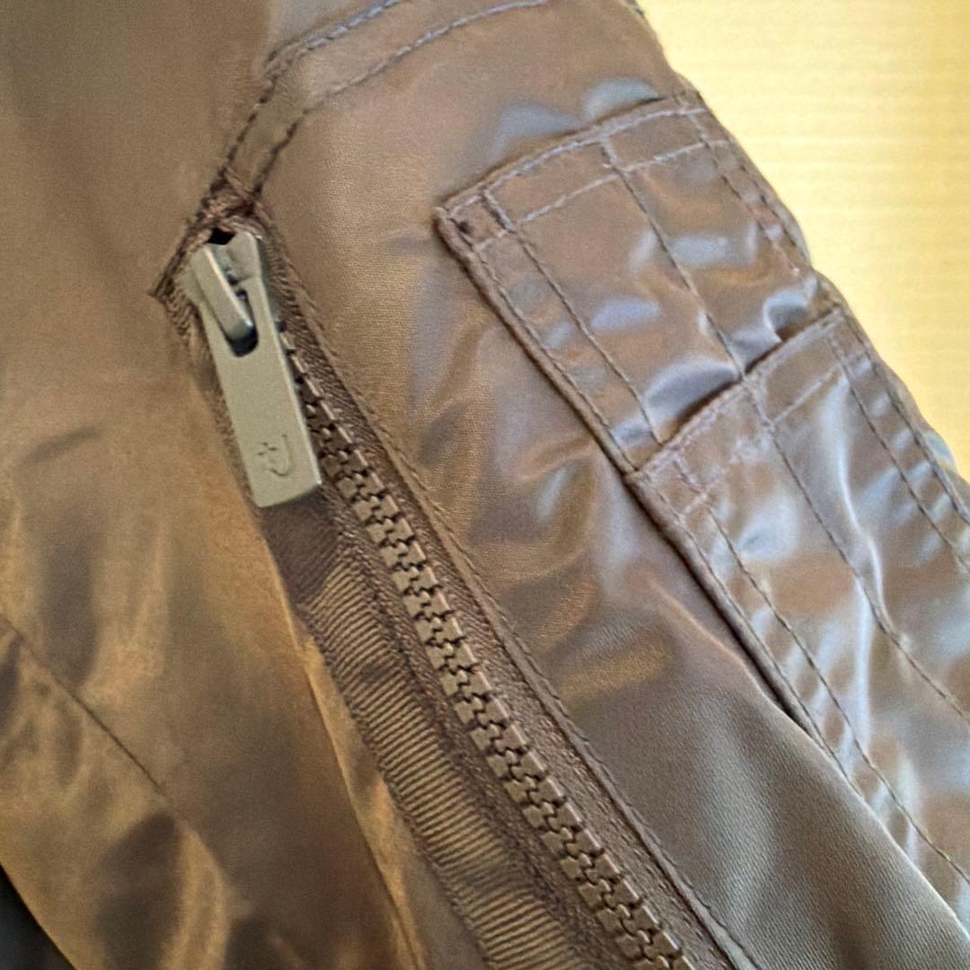 ユニクロ +J ハイブリッドダウンオーバーサイズMA-1ブルゾン グレー