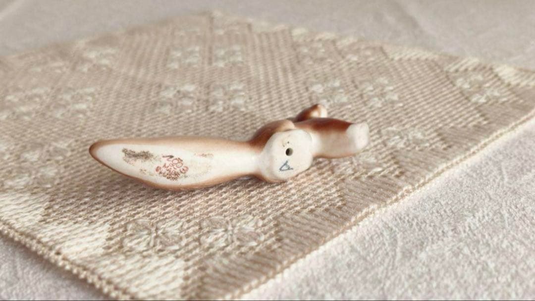 * vintage pottery ❀ ふんわりしっぽ 赤茶色のリスさん