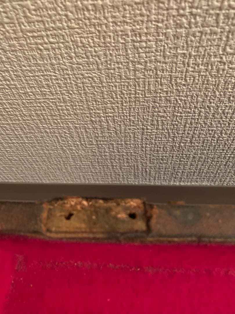 リペア必須！味のある革張り宝箱風アンティークトランク