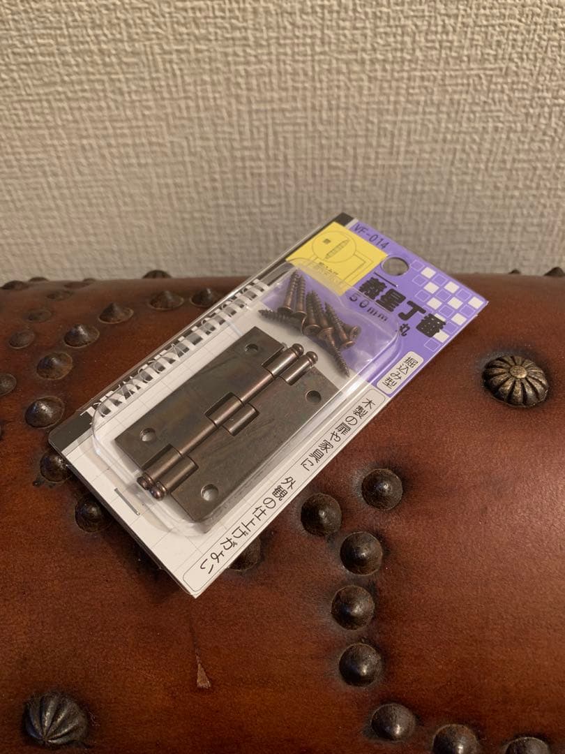 リペア必須！味のある革張り宝箱風アンティークトランク