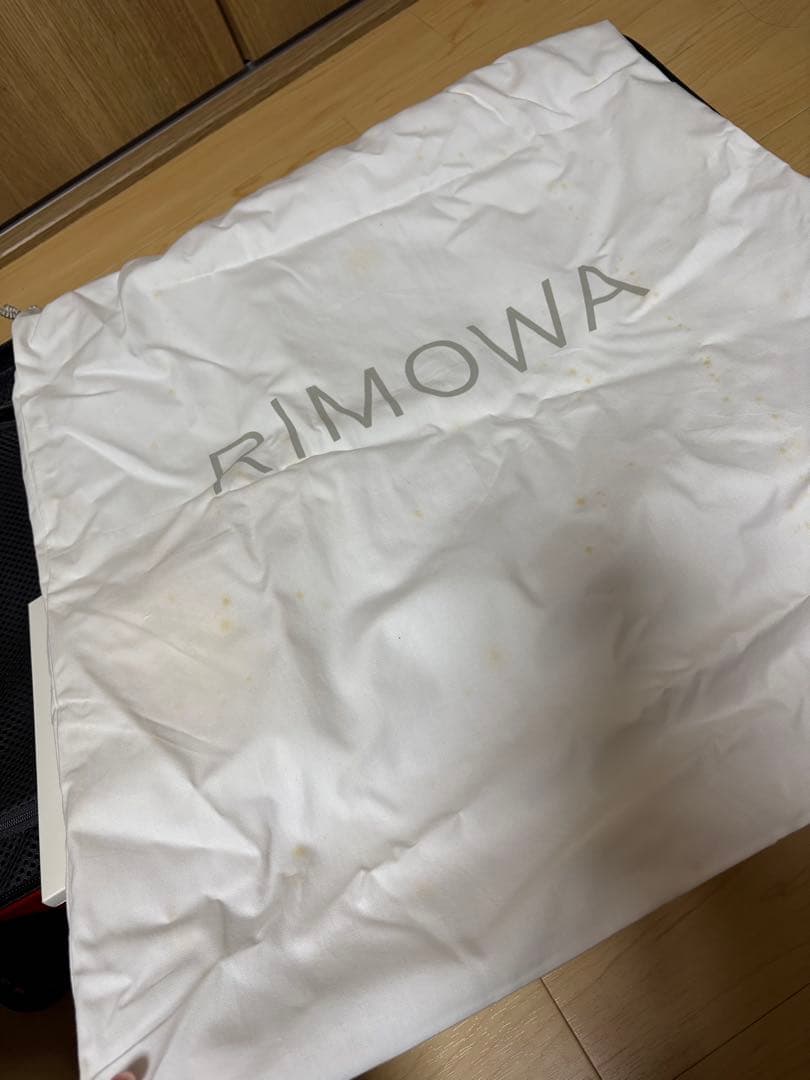 リモワRIMOWA ESSENTIAL LITE MINIレッド19L