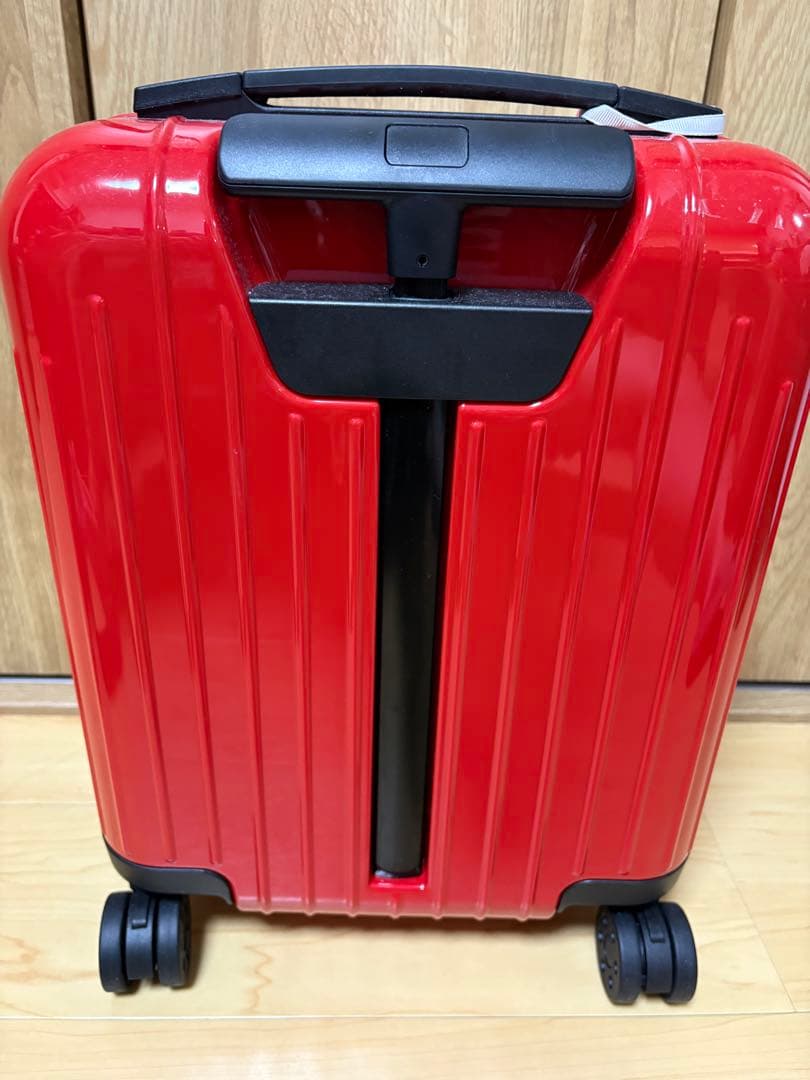 リモワRIMOWA ESSENTIAL LITE MINIレッド19L