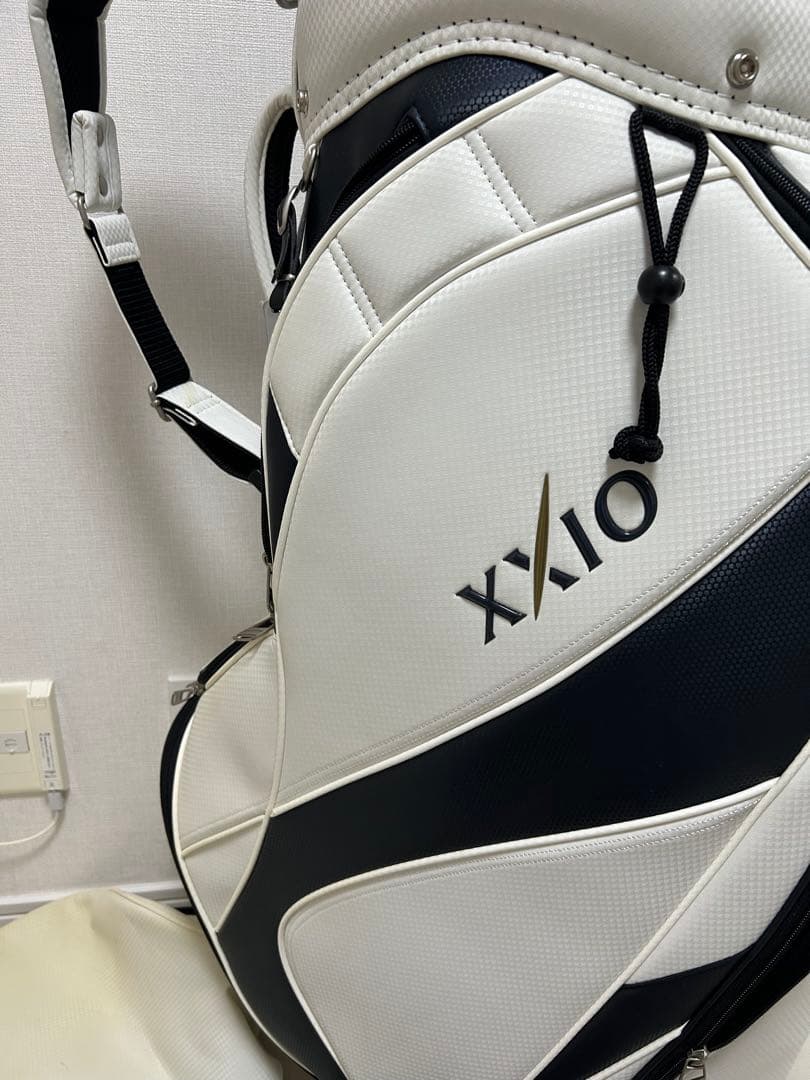（良い取引）XXIO 9.5型C-X060 キャディバッグ(白/黒)