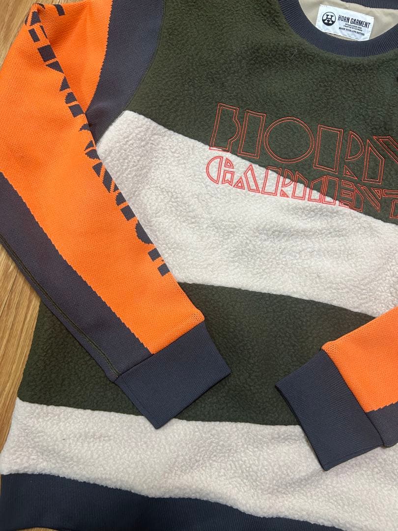 ホーンガーメント　WORLD GARMENT クルーネックセーター