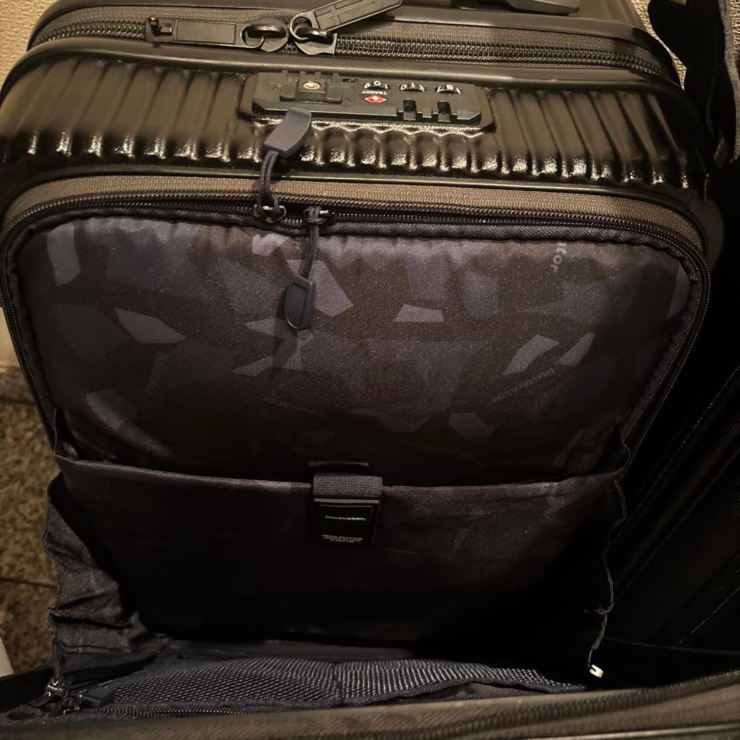 【GW直前SALE】イノベーター機内持込サイズ4輪キャリーケース黒　TSAロック