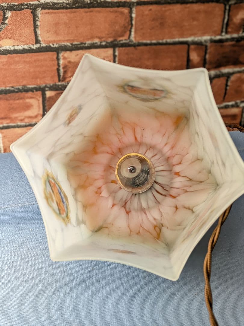 イギリス アンティーク ペンダントライト ガラスシェード 黄 配線、電球付き